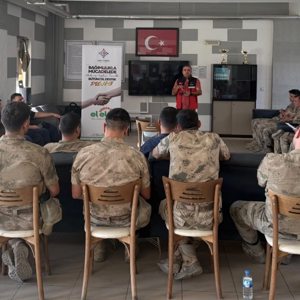 Batman Modeli İlçelerde Jandarma Personeliyle Buluştu  - fotoğraf 2
