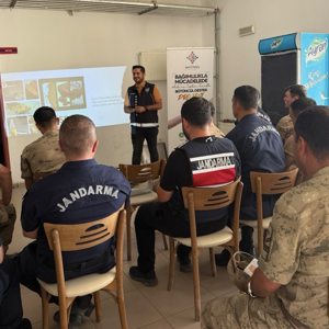 Batman Modeli İlçelerde Jandarma Personeliyle Buluştu  - fotoğraf 1