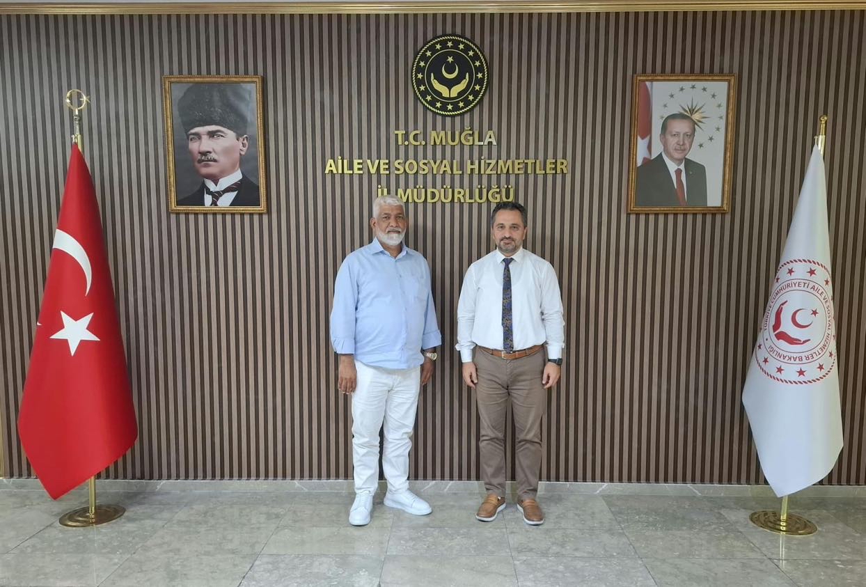 Fethiye Selanikli Romanlar Derneği Başkanı Alp ACU, İl Müdürümüz Mahmut SELÇUK’u makamında ziyaret etti. 