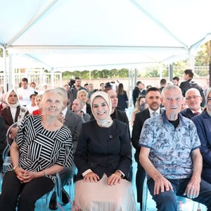 Bakanımız Göktaş, Göztepe Semiha Şakir Huzurevi Yaşlı Bakım ve Rehabilitasyon Merkezi'nin açılışına katıldı - fotoğraf 4