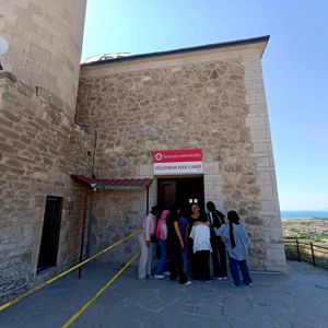 Yaz Tatilinin Son Günlerinde Devlet Himayesindeki Çocuklarımızla Birlikte Diyarbakır, Mardin, Van, Bitlis Ve Erzurum’un Tarihi, Kültürel Ve Doğal Güzelliklerini Keşfettik. - fotoğraf 3