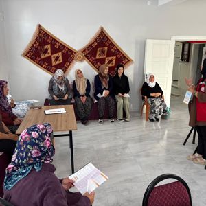 Sılbıslı Kadın Kooperatifine Kadına yönelik şiddetle mücadele kapsamında farkındalık oluşturmak amacıyla eğitim verildi. - fotoğraf 2