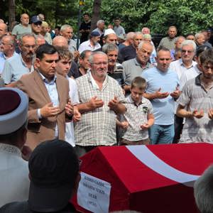 Kıbrıs Gazimiz İbrahim Terzi Son Yolculuğuna Uğurlandı - fotoğraf 2
