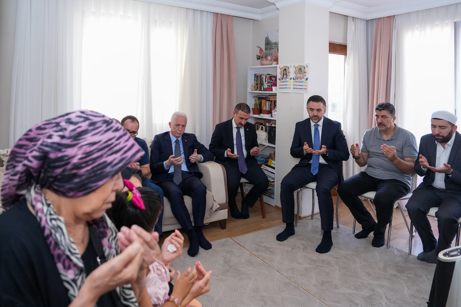 İl Müdürümüz Sn. Ömer Turan, İstanbul Valimiz Sn. Davut Gül Eşliğinde Şehit Polis Memuru Mehmet Ali TOPATAN’ın Ailesine Taziye Ziyaretinde Bulundu