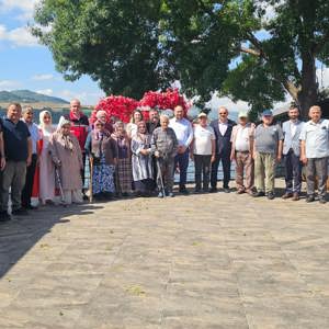 Bafra 75. Yıl Huzurevi Sakinlerimiz Derbent Barajı’nda Keyifli Bir Gün Geçirdi - fotoğraf 2
