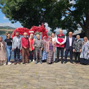 Bafra 75. Yıl Huzurevi Sakinlerimiz Derbent Barajı’nda Keyifli Bir Gün Geçirdi - fotoğraf 5