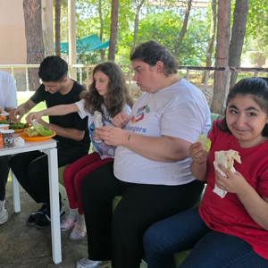 Yaşar Doğu BRADM’de Özel Gereksinimli Bireylerimizle Yaz Etkinlikleri Devam Ediyor - fotoğraf 10