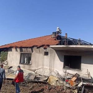 Gölhisar Sosyal Hizmet Merkezi Müdürlüğü Psikososyal Destek Ekipleri tarafından Ulucamii Mahallesi’nde  meydana gelen yangından etkilenen Hasçağatay ailesine yönelik ziyaret gerçekleştirildi - fotoğraf 5
