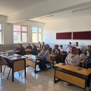 İl Müdürlüğümüz ve Kilis İl Millî Eğitim Müdürlüğü İş Birliğiyle Velilere Yönelik “Okul Hayatı ve Çocuk” Eğitimi - fotoğraf 1