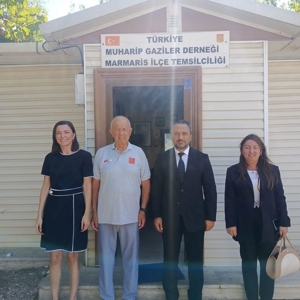 İl Müdürümüz Mahmut SELÇUK, Marmaris Muharip Gaziler Derneğini ziyaret etti. - fotoğraf 1