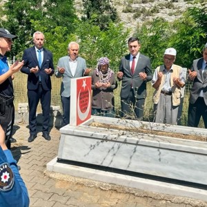 Aziz Şehidimiz Polis Memuru Osman Mithat Akbaş Dualarla Anıldı - fotoğraf 1