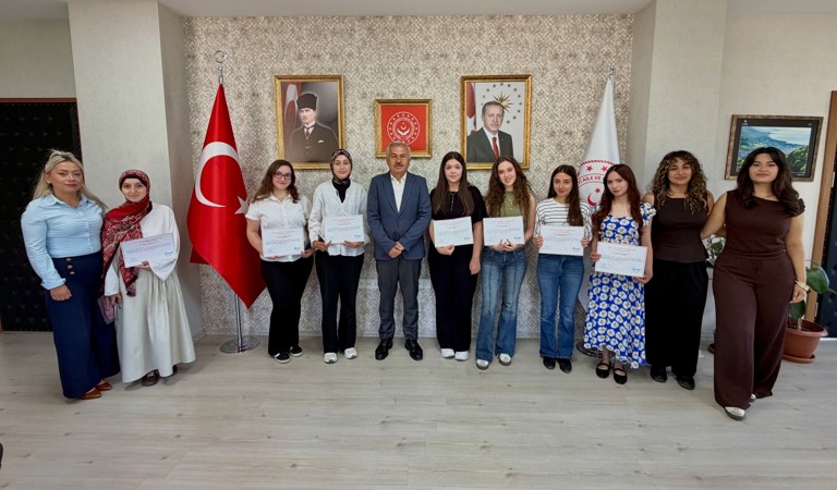 İSG Eğitimlerini Başarıyla Tamamlayan Stajyer Öğrenciler Sertifikalarını Aldı