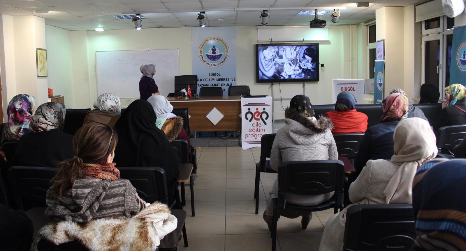 Huzur Derneği’nde “Bilinçli Ve Güvenli İnternet Kullanımı ” Semineri