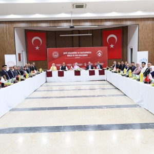 Bakanımız Mahinur Özdemir Göktaş, Hakkari’de şehit aileleri ve gazilerle vefa buluşmasında bir araya geldi - fotoğraf 4