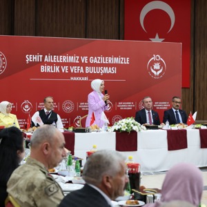 Bakanımız Mahinur Özdemir Göktaş, Hakkari’de şehit aileleri ve gazilerle vefa buluşmasında bir araya geldi - fotoğraf 6