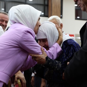 Bakanımız Mahinur Özdemir Göktaş, Hakkari’de şehit aileleri ve gazilerle vefa buluşmasında bir araya geldi - fotoğraf 10