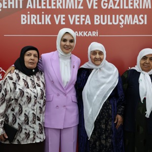 Bakanımız Mahinur Özdemir Göktaş, Hakkari’de şehit aileleri ve gazilerle vefa buluşmasında bir araya geldi - fotoğraf 12