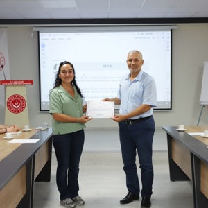 Aile ve Sosyal Hizmetler İl Müdürlüğü personeline yönelik “Bağımlılığı Anlamak ve Bağımlılara Yönelik Kısa Müdahale Programı Eğitimi” gerçekleştirildi. - fotoğraf 9
