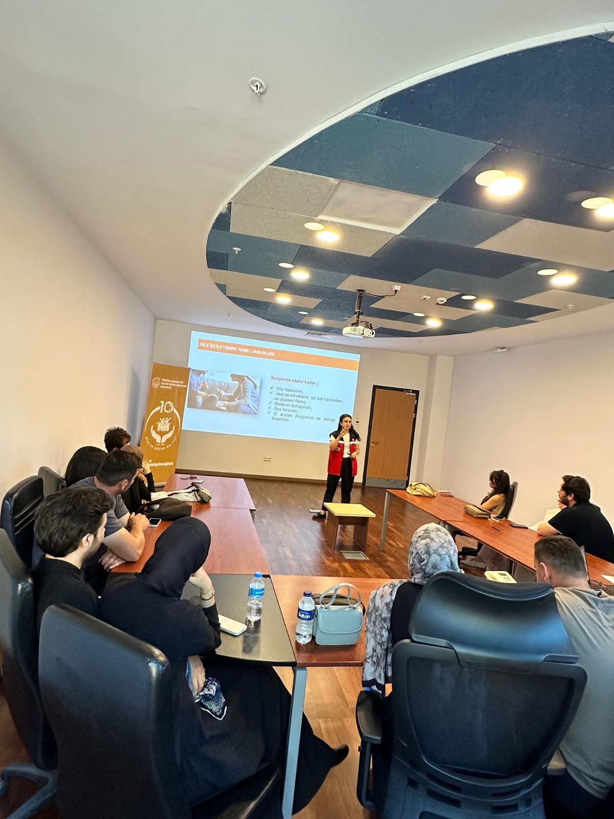 Aile Eğitim Programları Kapsamında Ailelere Yönelik Eğitim Faaliyetleri Devam Etmektedir