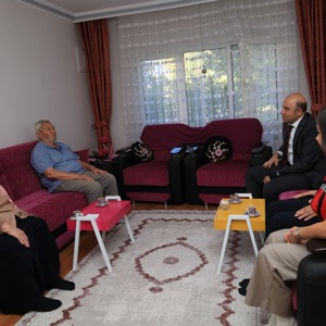 İl Müdürümüz Sayın Abdulhalim Ünalan Ve Çalışma Arkadaşlarımızla Birlikte, Evliliklerinde 60 Yılı Geride Bırakan Kadir Tekel Amcamızı Ve Hatun Tekel Ninemizi Evinde Ziyaret Ederek Ellerini Öptük Ve Hayata Dair Sohbetler Gerçekleştirdik. - fotoğraf 1