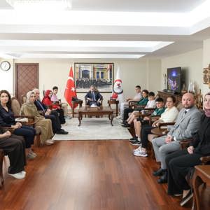 LGS’de Başarı Gösteren Çocuklarımız Vali Orhan Tavlı’yı Ziyaret Etti - fotoğraf 1