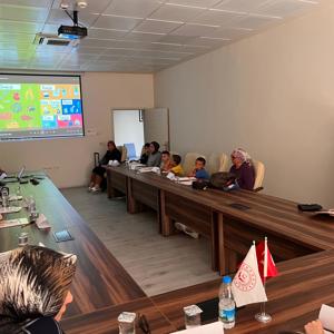 Çocuk Hakları Komitesi'nden Farkındalık Çalışması: 8-12 yaş aralığındaki Çocuk Hakları İl Komitesi üyeleri, COP31 İklim Değişikliği Farkındalık Standı için ikinci hazırlık toplantısını gerçekleştirdi. - fotoğraf 1