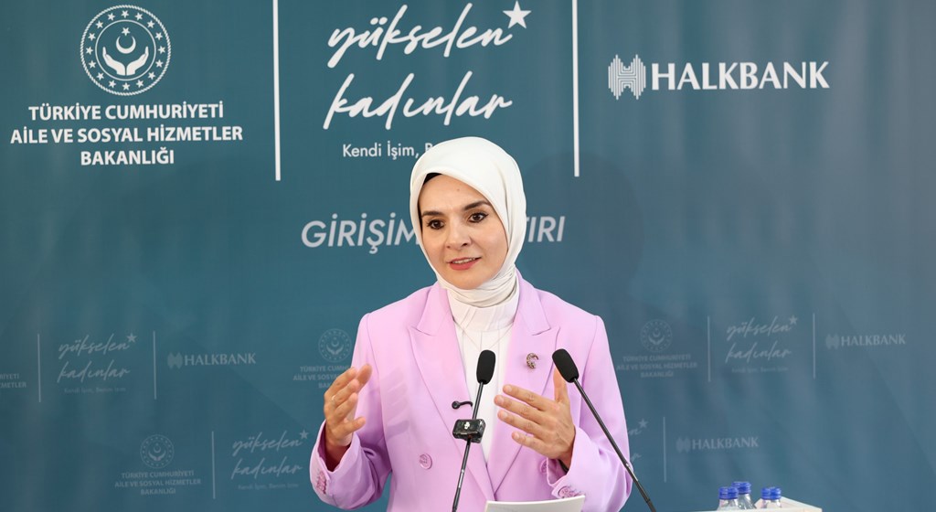Bakanımız Mahinur Özdemir Göktaş, Hakkari'de Konuştu