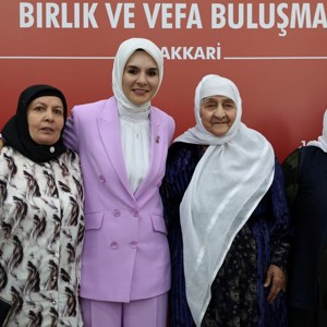 Bakanımız Mahinur Özdemir Göktaş, Hakkari’de Şehit Aileleri ve Gazilerle Vefa Buluşmasında Bir Araya Geldi - fotoğraf 11