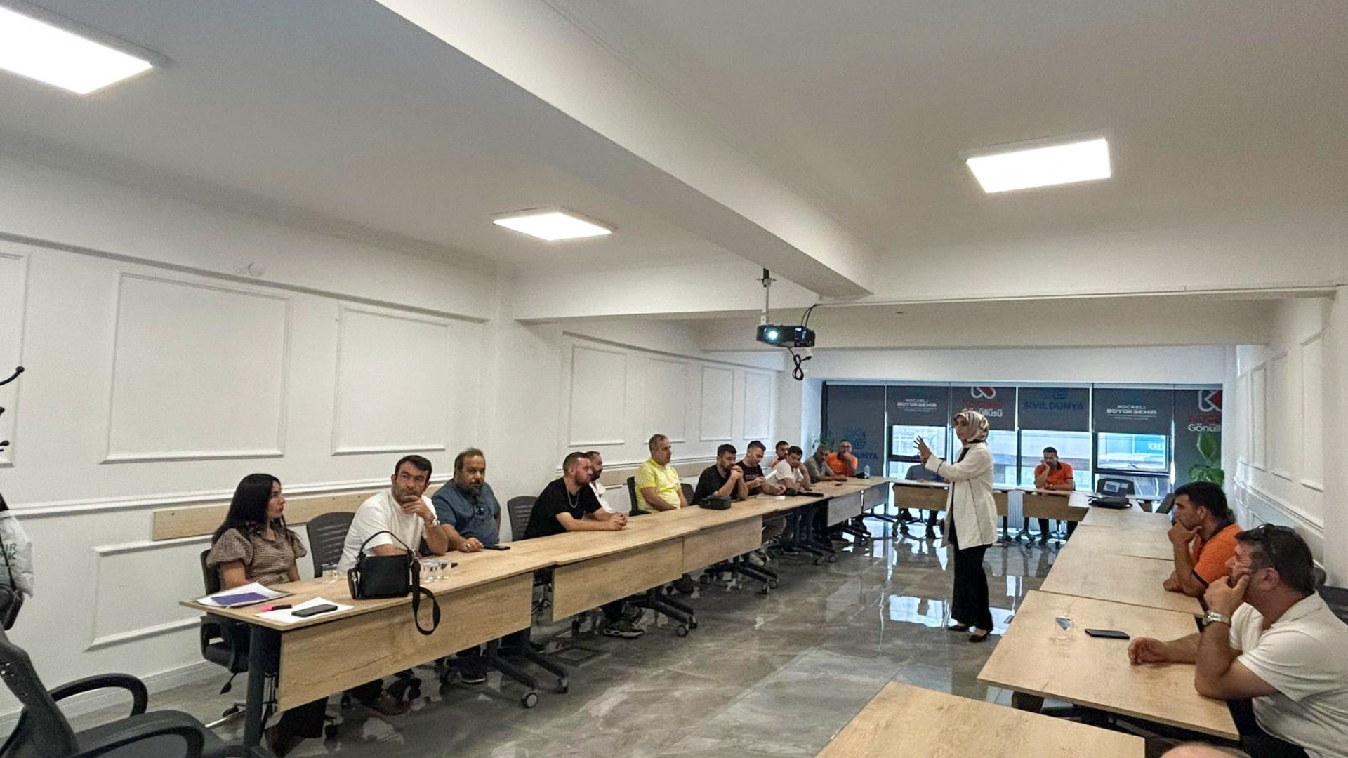 Akçapark Personeline “Öfke ve Stres Yönetimi” Eğitimi Verildi