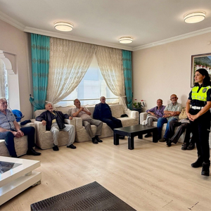 Tavşancıl Huzurevi Müdürlüğümüzde Trafik Güvenliği Eğitimi Gerçekleştirildi - fotoğraf 2