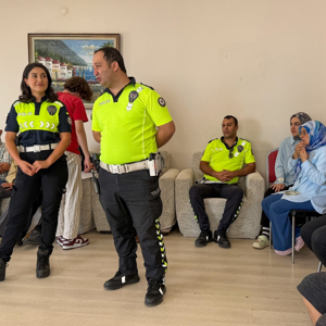 Tavşancıl Huzurevi Müdürlüğümüzde Trafik Güvenliği Eğitimi Gerçekleştirildi - fotoğraf 3