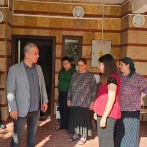 İl Müdürümüz Sayın Ömer Faruk ERGÜN, hafta sonu Engelsiz Yaşam Bakım, Rehabilitasyon ve Aile Danışma Merkezimize ziyaret gerçekleştirerek incelemelerde bulundu. - fotoğraf 2