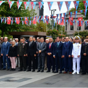 Gazi Mustafa Kemal Atatürk’ün Trabzon’a Gelişinin 102. Yıl Dönümünde Çelenk Sunma Töreni Gerçekleştirildi - fotoğraf 2