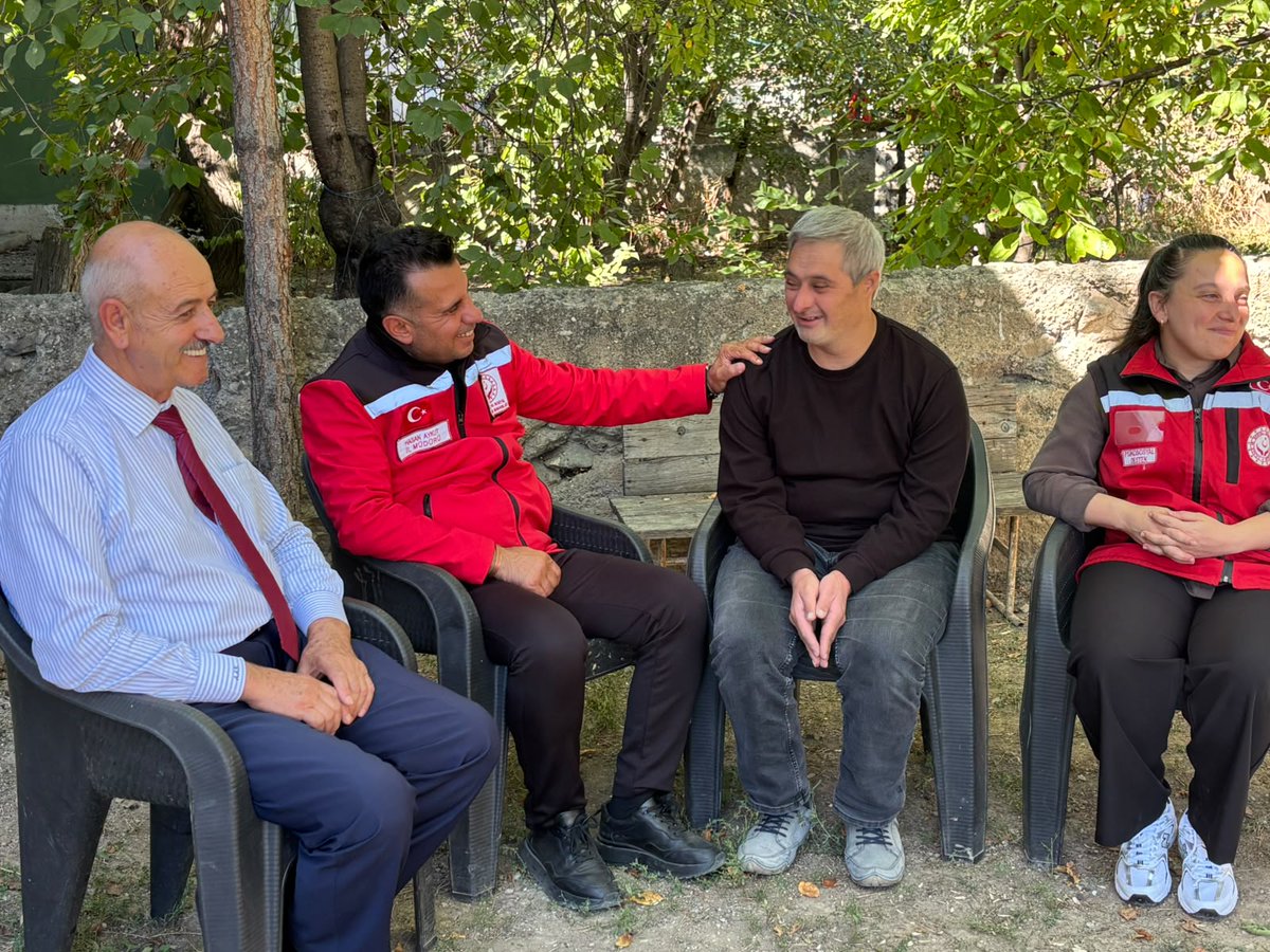 Oltu’da Evde Bakım Hizmetinden Faydalanan Ailemizi Ziyaret Ettik.