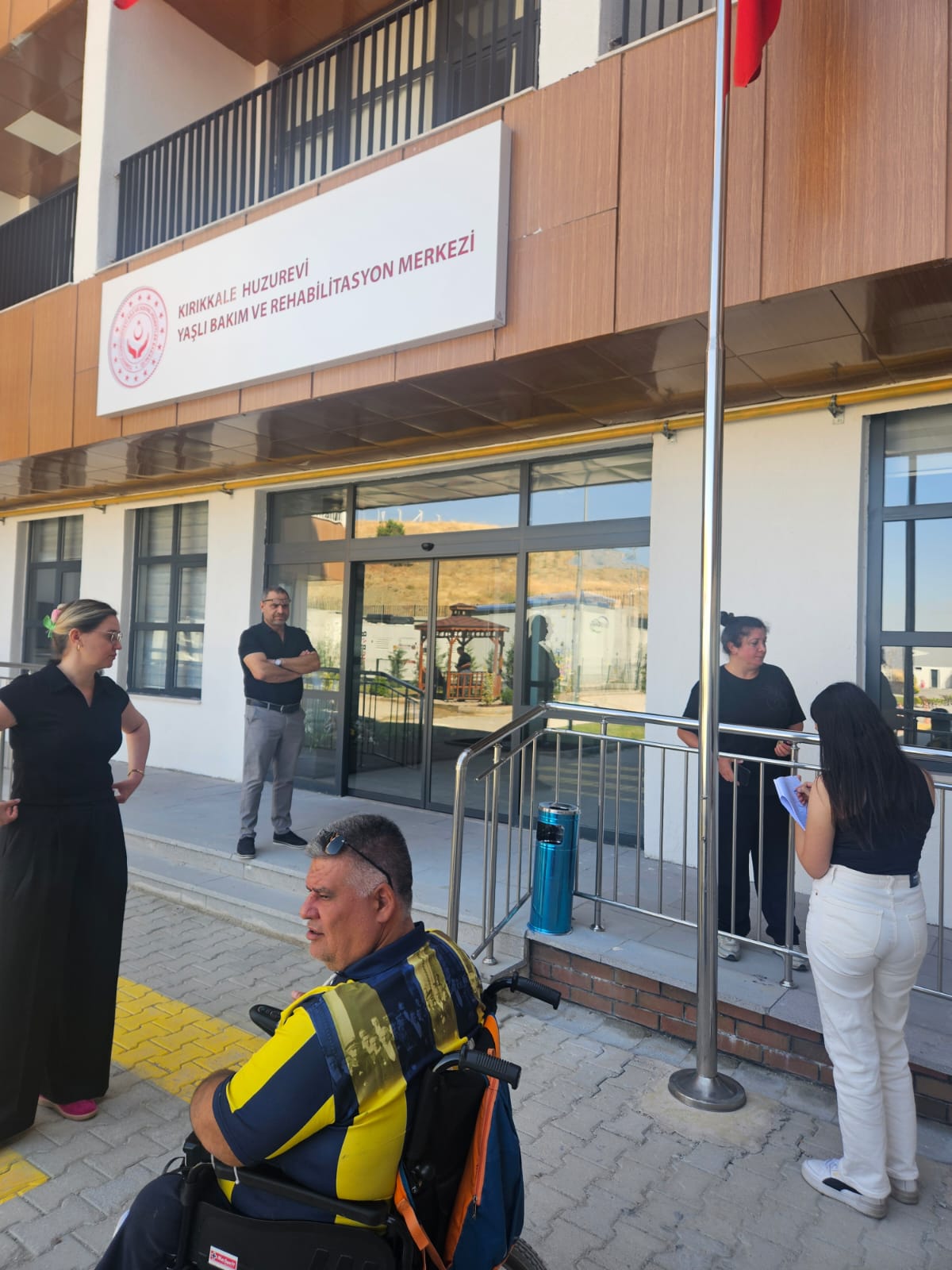 Erişilebilirlik İzleme ve Denetleme Komisyonu; Huzurevi Yaşlı Bakım ve Rehabilitasyon Merkezi, Kırıkkale Polisevi ile Çok Amaçlı Spor Kompleksi’nde erişilebilirlik denetimleri gerçekleştirildi.