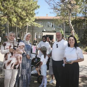 Koruyucu Aile ile Aile ve Toplum Hizmetleri birimlerinde görev yapan çalışma arkadaşlarımız, Mühimmat ve Garnizon Komutanlığında gerçekleşen terhis töreninde erler ve aileleri ile bir araya geldi. - fotoğraf 2