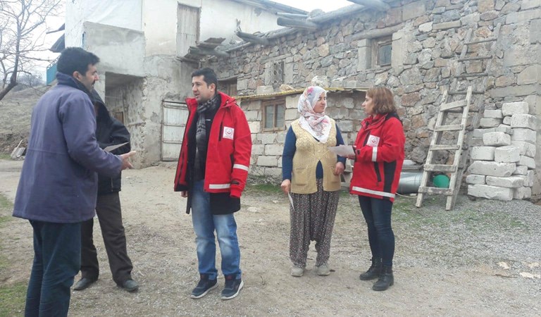 Psikososyal destek ekibi Yaygın ve Beydağı Mahallerini ziyaret etti.