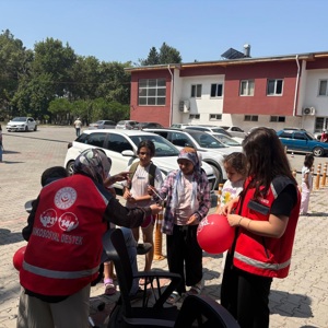 Düziçi Kaymakamlığı ve Osmaniye Aile ve Sosyal Hizmetler İl Müdürlüğü olarak, Mobil Sosyal Hizmet Aracımızla hayata geçirdiğimiz Aileden Topluma Sosyal Hizmet Buluşmaları kapsamında ilk etkinliğimizi gerçekleştirdik. - fotoğraf 2