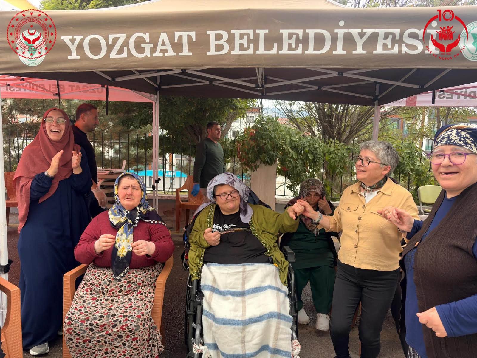 Birlikte Gülüyor, Birlikte Güçleniyoruz 