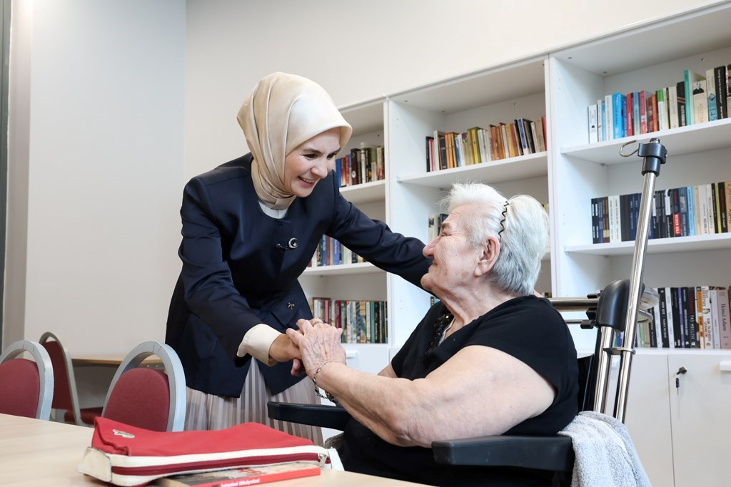 Eylül Ayı Yaşlı ve Engelli Aylıkları Hesaplara Yatırılmaya Başlandı