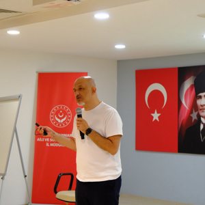 Personelimize Yönelik “Kriz Yönetimi ve Çözüm Odaklı Terapi” Eğitimi Düzenlendi - fotoğraf 1
