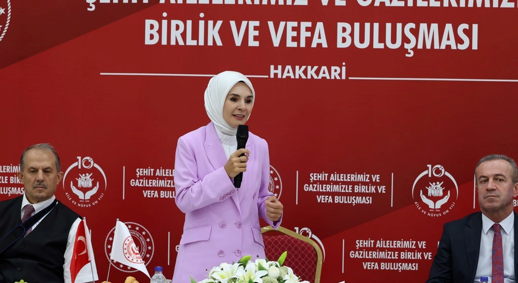 Bakanımız Mahinur Özdemir Göktaş, Hakkari’de Şehit Aileleri ve Gazilerle Vefa Buluşmasında Bir Araya Geldi