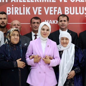 Bakanımız Mahinur Özdemir Göktaş, Hakkari’de Şehit Aileleri ve Gazilerle Vefa Buluşmasında Bir Araya Geldi - fotoğraf 8