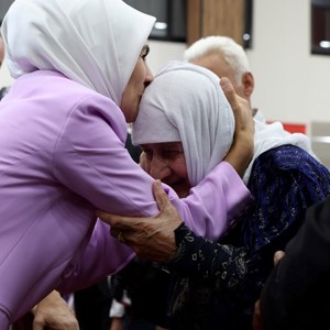 Bakanımız Mahinur Özdemir Göktaş, Hakkari’de Şehit Aileleri ve Gazilerle Vefa Buluşmasında Bir Araya Geldi - fotoğraf 10