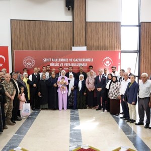 Bakanımız Mahinur Özdemir Göktaş, Hakkari’de Şehit Aileleri ve Gazilerle Vefa Buluşmasında Bir Araya Geldi - fotoğraf 12
