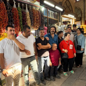 Özel Bireylerimiz Kahramanmaraş’ın Tarihi Dokusuyla Buluştu: Kapalı Çarşı ve Ulu Cami Ziyareti - fotoğraf 3