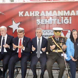 Zaferin 104. Yılında Atatürk Anıtı’na Çelenk Sunma Töreni Gerçekleştirildi - fotoğraf 1