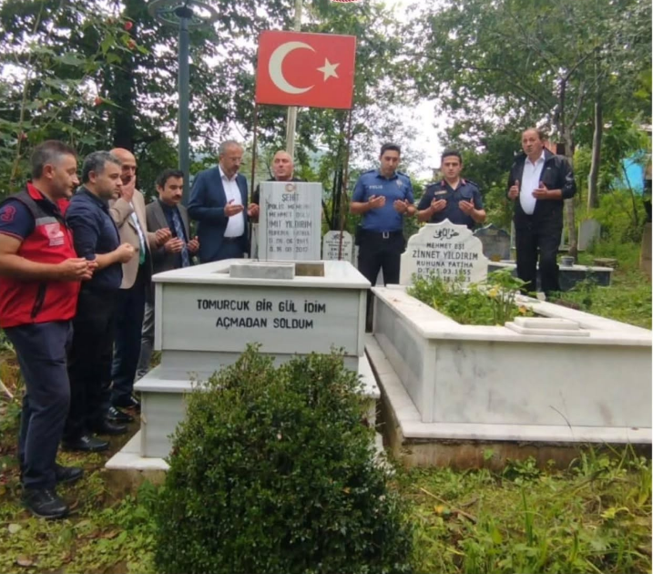 Şehidimiz Ümit Yıldırım Kabri Başında Dualarla Anıldı