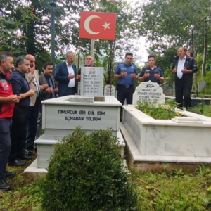 Şehidimiz Ümit Yıldırım Kabri Başında Dualarla Anıldı - fotoğraf 1