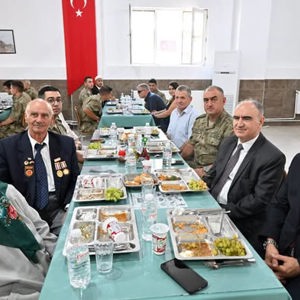 19 Eylül Gaziler Günü Programında Kahraman Gazilerimizle Bir Araya Gelindi - fotoğraf 1